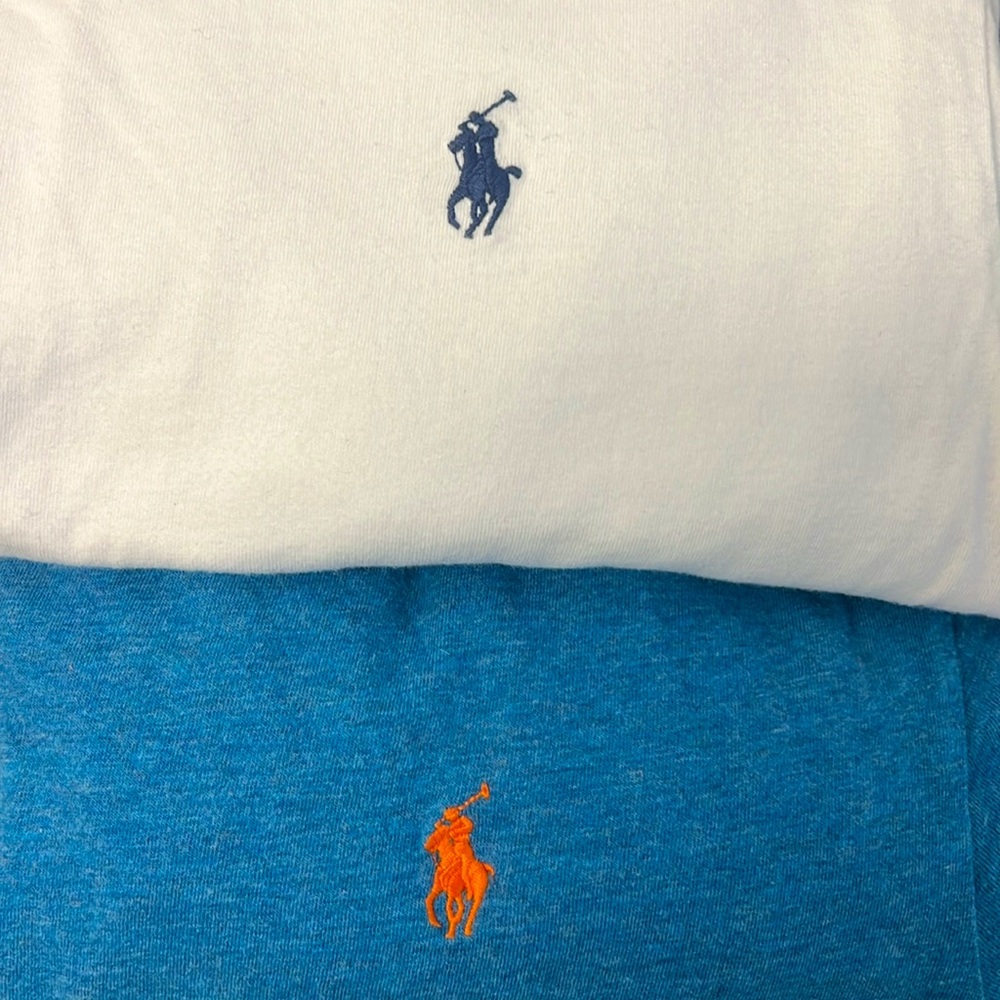 Polo ralph Lauren, V neck shirts, set of 2 Blue and white mens large, like nee